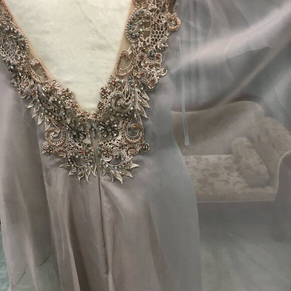 SAMPLE Boho Wedding Dress Bridal Gown, Elegant Formal Batwing Flutter Sleeve - Picture 14 of 15